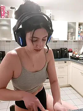 Gamergirl-Linela online show from November 21, 6:17 pm