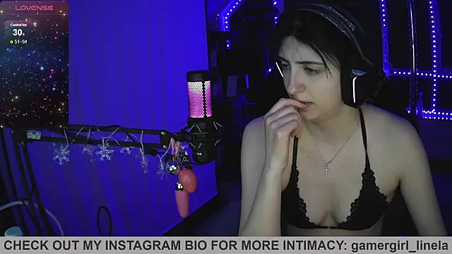 Gamergirl-Linela online show from April 7, 10:42 pm