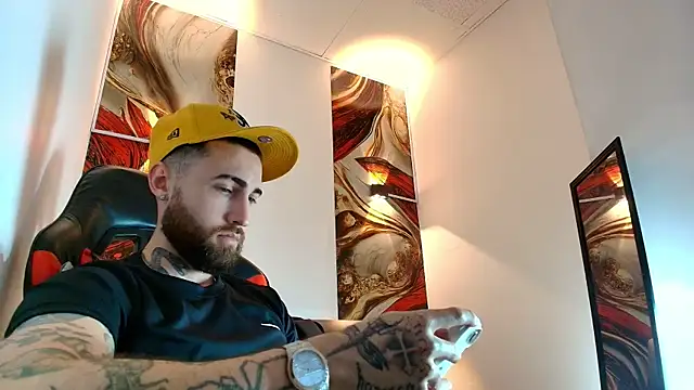 Luke davis01 online show from April 22, 1:12 pm