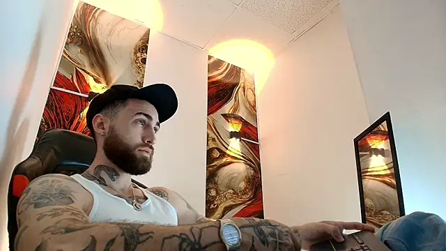 Luke davis01 online show from April 25, 1:03 pm