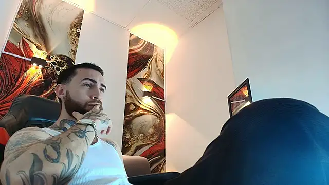 Snapshot of Luke_davis01 chatting on June 11, 12:58 pm Luke davis01 online show from June 11, 12:58 pm