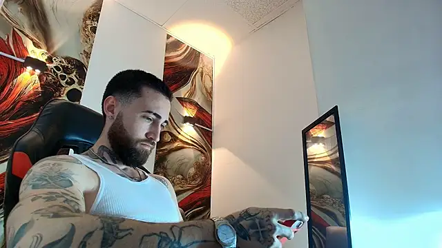 Luke davis01 online show from June 24, 12:59 pm