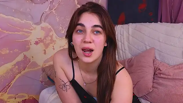 PortiaBellew online show from February 15, 1:38 pm