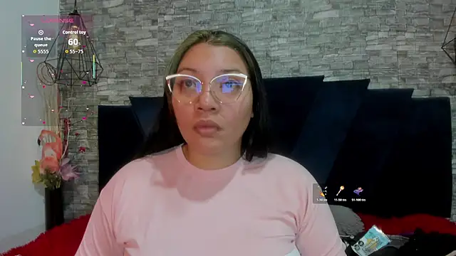 Sophia Brunett online show from February 14, 11:40 am