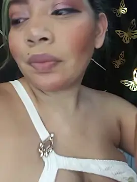 Snapshot of Sophia_Brunett chatting on May 11, 8:17 pm Sophia Brunett online show from May 11, 8:17 pm