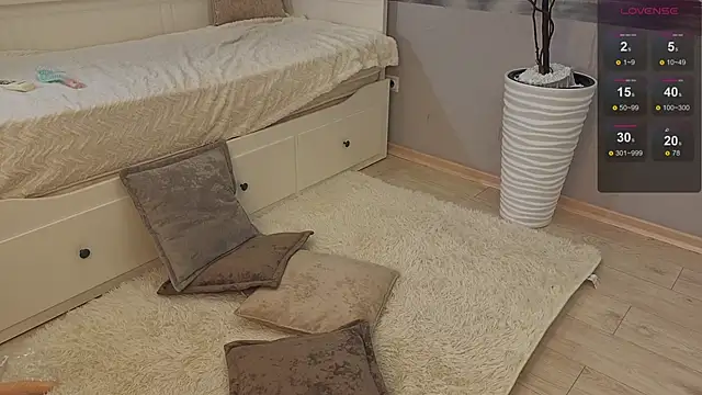 Snapshot of Nicole_Hampton chatting on March 10, 12:51 am Nicole Hampton online show from March 10, 12:51 am