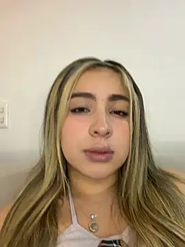 Cloee Rainbow1 online show from June 20, 11:29 pm