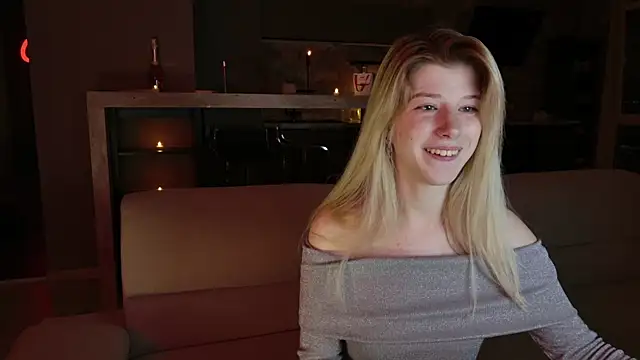 Snapshot of Bella_amory chatting on February 5, 12:20 am Bella amory online show from February 5, 12:20 am