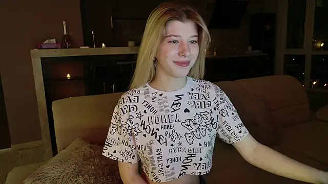 Snapshot of Bella_amory chatting on February 6, 8:34 pm Bella amory online show from February 6, 8:34 pm