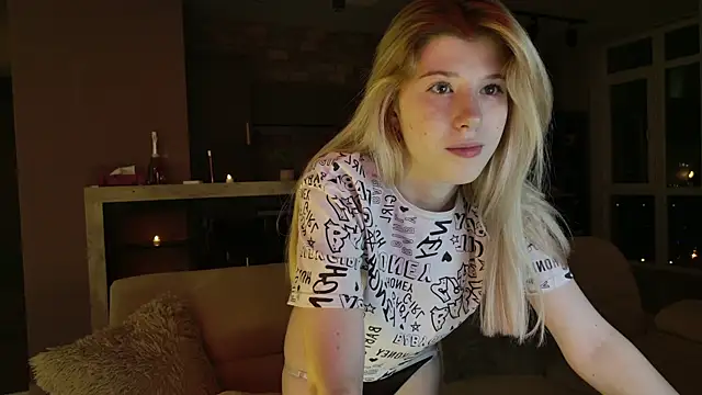 Snapshot of Bella_amory chatting on February 7, 2:40 am Bella amory online show from February 7, 2:40 am