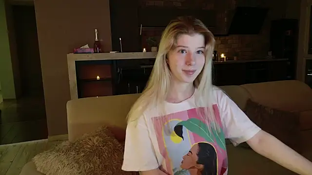 Snapshot of Bella_amory chatting on February 7, 7:06 pm Bella amory online show from February 7, 7:06 pm