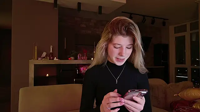 Snapshot of Bella_amory chatting on February 20, 8:25 pm Bella amory online show from February 20, 8:25 pm