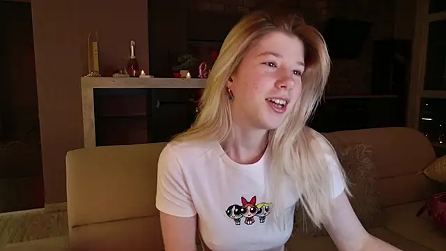 Snapshot of Bella_amory chatting on February 22, 8:09 pm Bella amory online show from February 22, 8:09 pm