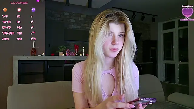 Snapshot of Bella_amory chatting on February 27, 11:15 pm Bella amory online show from February 27, 11:15 pm