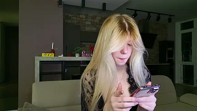 Snapshot of Bella_amory chatting on March 5, 8:53 pm Bella amory online show from March 5, 8:53 pm