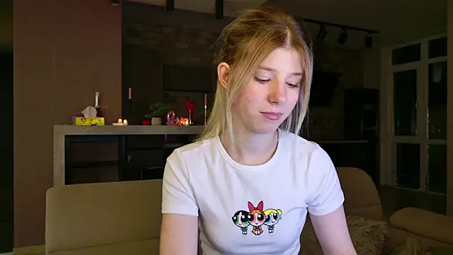 Snapshot of Bella_amory chatting on March 6, 7:43 pm Bella amory online show from March 6, 7:43 pm