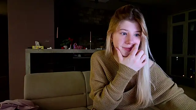 Snapshot of Bella_amory chatting on March 17, 10:49 pm Bella amory online show from March 17, 10:49 pm