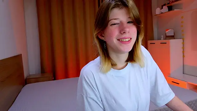 Snapshot of Bella_amory chatting on October 30, 3:13 pm Bella amory online show from October 30, 3:13 pm