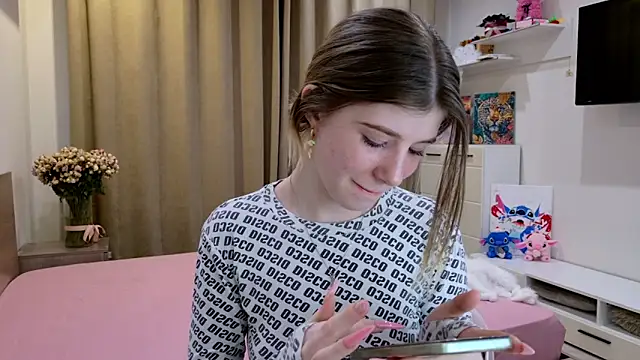 Bella amory online show from March 10, 8:25 pm