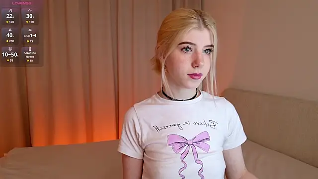 Snapshot of Bella_amory chatting on May 29, 2:37 pm Bella amory online show from May 29, 2:37 pm