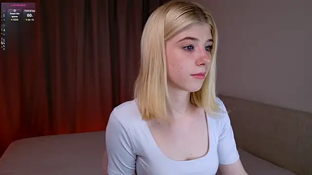 Snapshot of Bella_amory chatting on August 2, 6:28 pm Bella amory online show from August 2, 6:28 pm