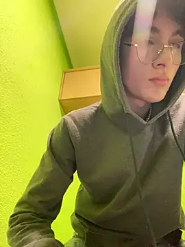 Snapshot of stormmart18 chatting on February 7, 8:20 pm stormmart18 online show from February 7, 8:20 pm