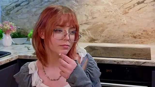 Snapshot of AshleyHandley chatting on February 13, 12:00 pm AshleyHandley online show from February 13, 12:00 pm