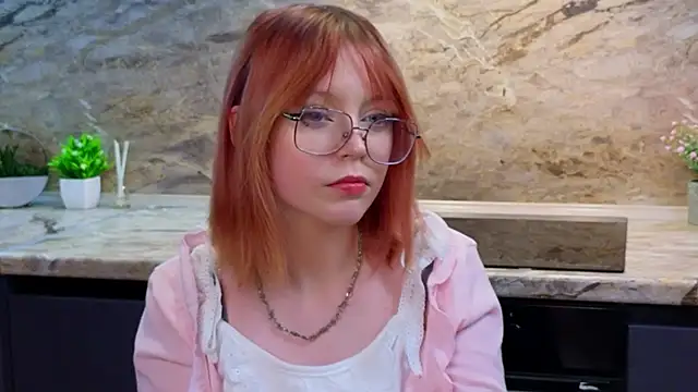 Snapshot of AshleyHandley chatting on February 14, 9:34 am AshleyHandley online show from February 14, 9:34 am