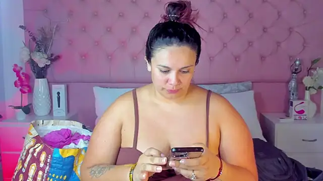 KourtneyEvans online show from September 14, 4:39 pm
