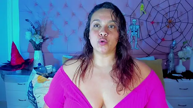 KourtneyEvans online show from October 27, 8:46 pm