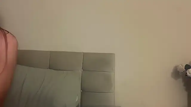 skyejde online show from December 3, 5:55 pm