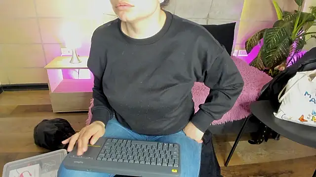  michonne  online show from March 12, 3:23 am