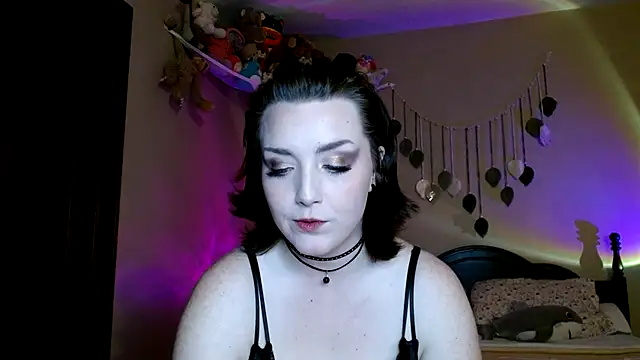 Snapshot of lilmisspuppet chatting on August 8, 11:39 pm lilmisspuppet online show from August 8, 11:39 pm
