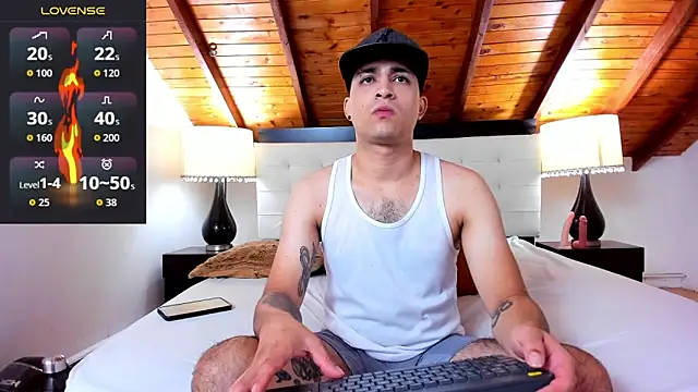 Snapshot of Sebastian_Berne chatting on October 6, 7:33 pm Sebastian Berne online show from October 6, 7:33 pm