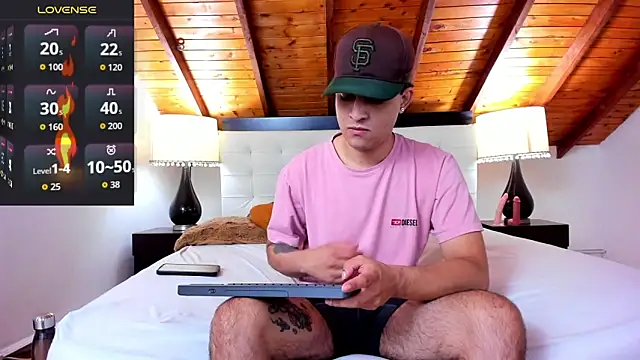 Snapshot of Sebastian_Berne chatting on October 7, 1:52 pm Sebastian Berne online show from October 7, 1:52 pm