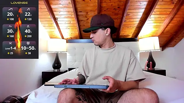 Snapshot of Sebastian_Berne chatting on October 9, 7:12 pm Sebastian Berne online show from October 9, 7:12 pm