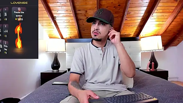 Snapshot of Sebastian_Berne chatting on November 5, 6:30 pm Sebastian Berne online show from November 5, 6:30 pm