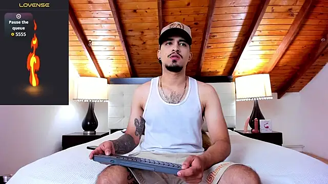 Snapshot of Sebastian_Berne chatting on November 19, 7:03 pm Sebastian Berne online show from November 19, 7:03 pm