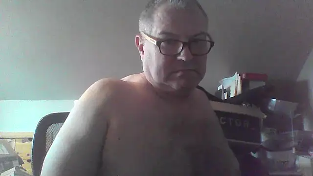 mkestr69 online show from February 20, 9:48 pm