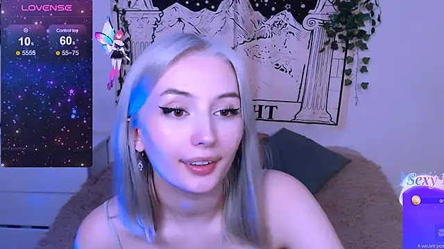 Snapshot of beauty_blonde chatting on February 5, 12:38 pm beauty blonde online show from February 5, 12:38 pm