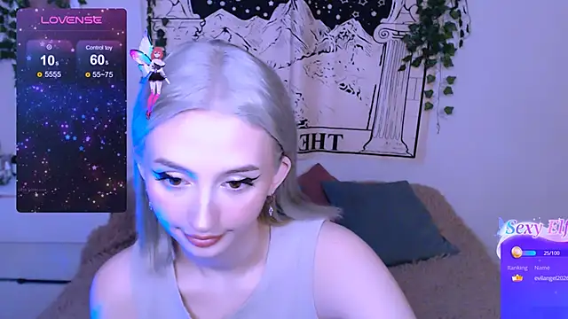 Snapshot of beauty_blonde chatting on February 7, 1:36 am beauty blonde online show from February 7, 1:36 am