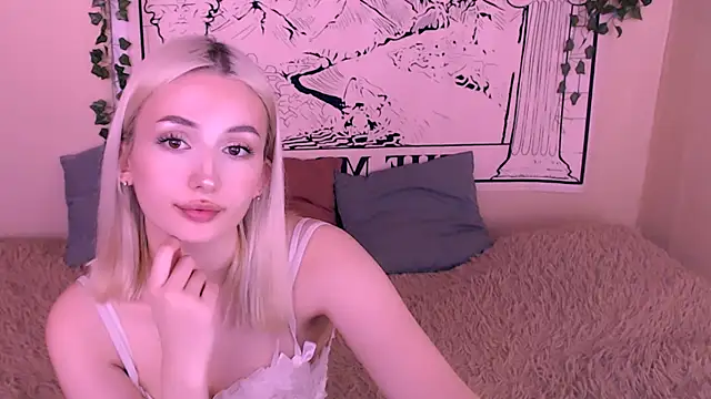 Snapshot of beauty_blonde chatting on March 10, 8:48 am beauty blonde online show from March 10, 8:48 am