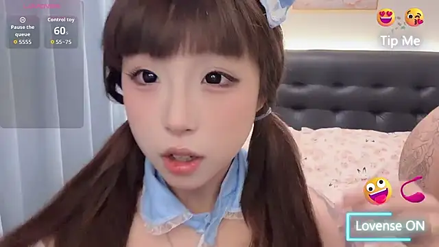 Snapshot of vi-vi-11 chatting on June 26, 1:04 pm vi-vi-11 online show from June 26, 1:04 pm