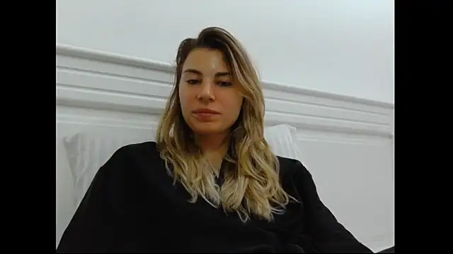 Snapshot of Goddess_Lia chatting on February 6, 6:46 pm Goddess Lia online show from February 6, 6:46 pm