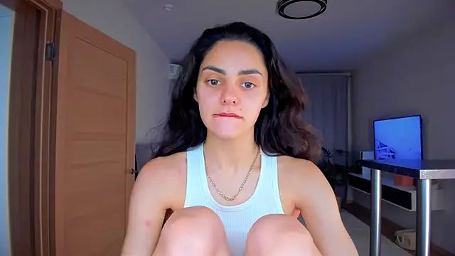 EmiliaZen online show from December 5, 8:05 pm