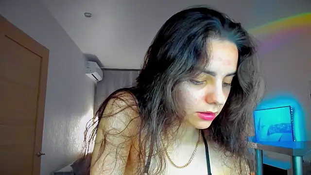 Snapshot of EmiliaZen chatting on May 22, 7:52 pm EmiliaZen online show from May 22, 7:52 pm