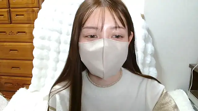 Snapshot of ema_0011 chatting on March 21, 2:40 pm ema 0011 online show from March 21, 2:40 pm