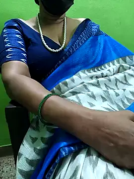 Snapshot of niiveditha chatting on February 21, 1:45 pm niiveditha online show from February 21, 1:45 pm