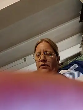 Snapshot of NoLubricantNeeded chatting on October 8, 6:38 pm NoLubricantNeeded online show from October 8, 6:38 pm