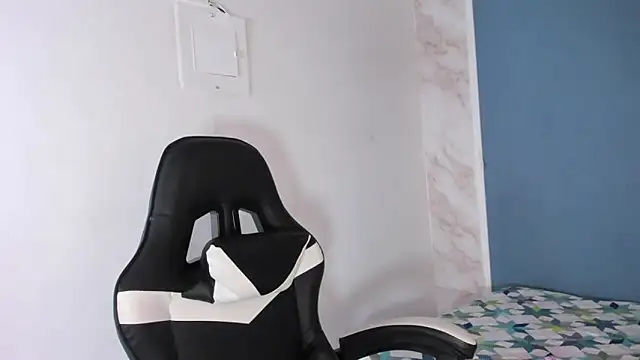 AbbyHill- online show from February 24, 6:26 pm